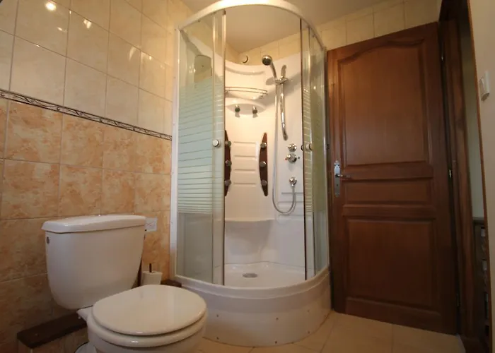 D'hotes La Difference-le Pressoir Bed & Breakfast 4*